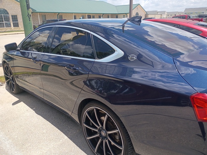 Chevrolet Impala photo 2