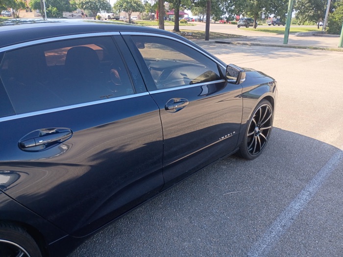 Chevrolet Impala photo 3