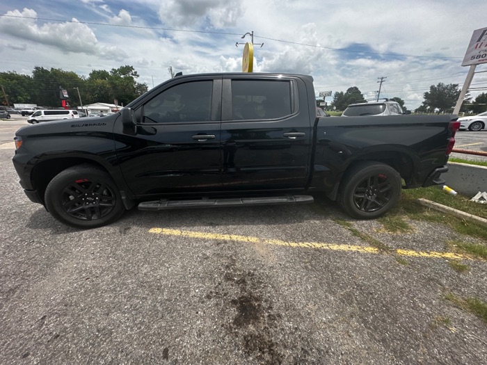 Chevrolet Silverado photo 2