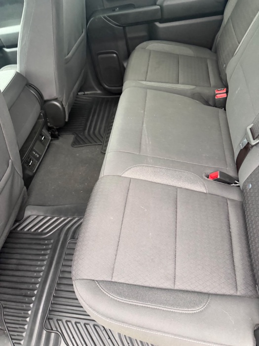 Chevrolet Silverado photo 4